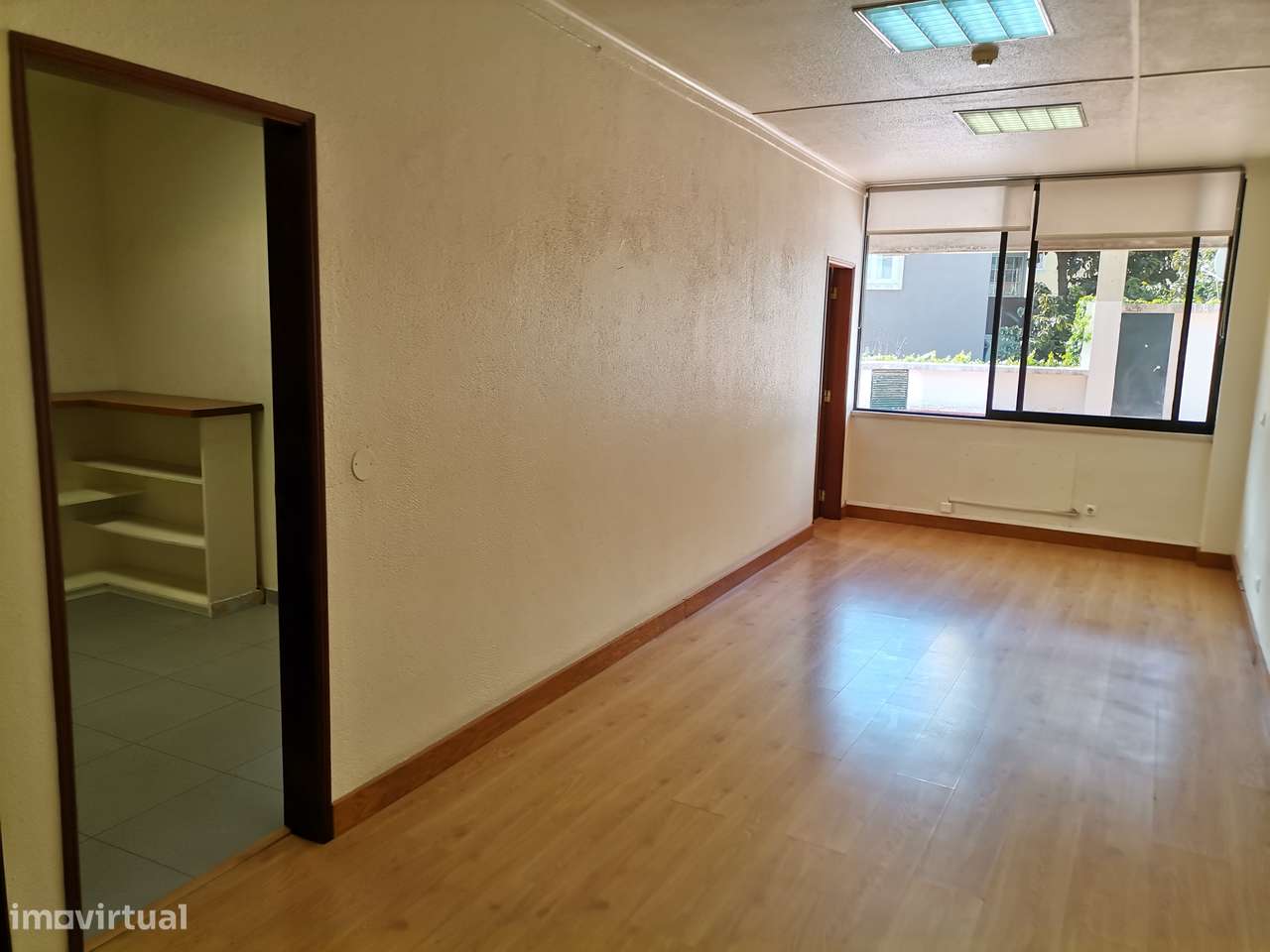 Escritório c/luz natural, próximo Av Liberdade, parqueamento, terraço-6