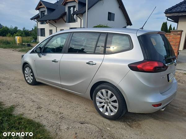 Opel Zafira - 2