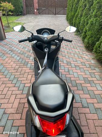 Yamaha NMAX - 5