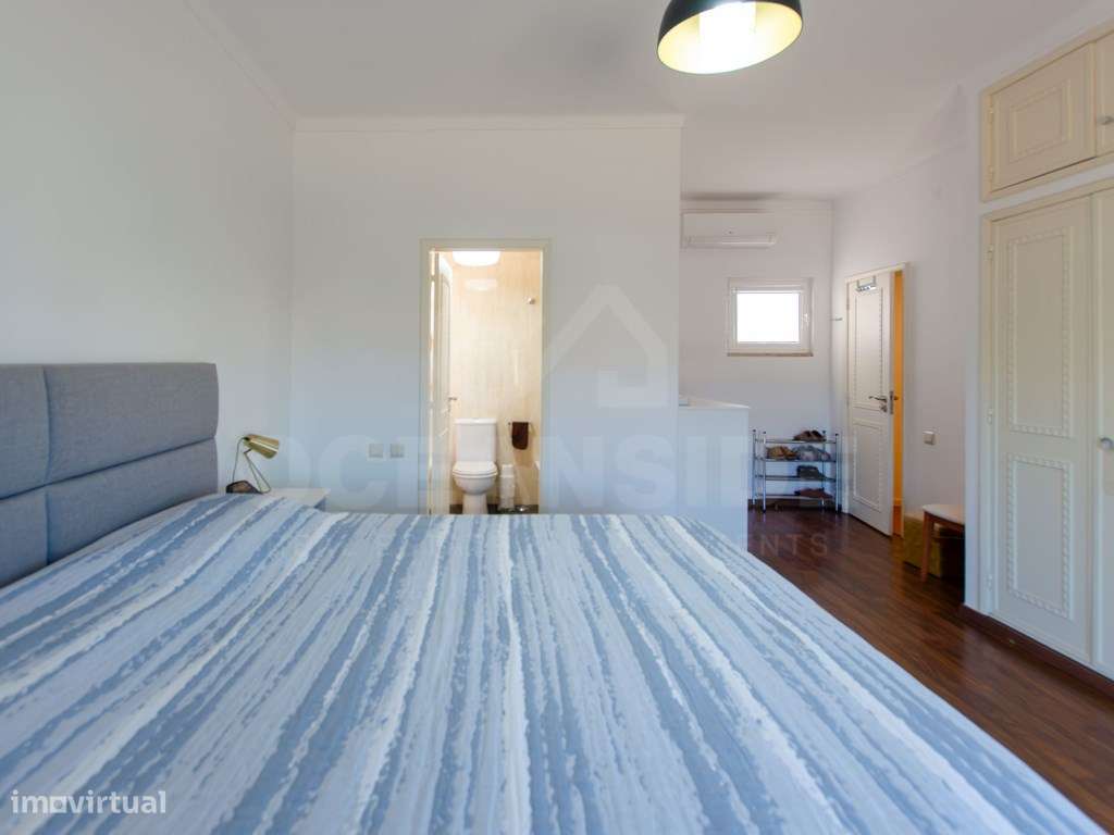 Moradia T6+1 renovada em Benavente-40
