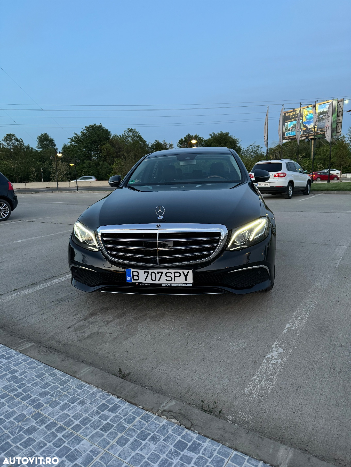 Mercedes-Benz E 220 d 9G-TRONIC Exclusive - 14