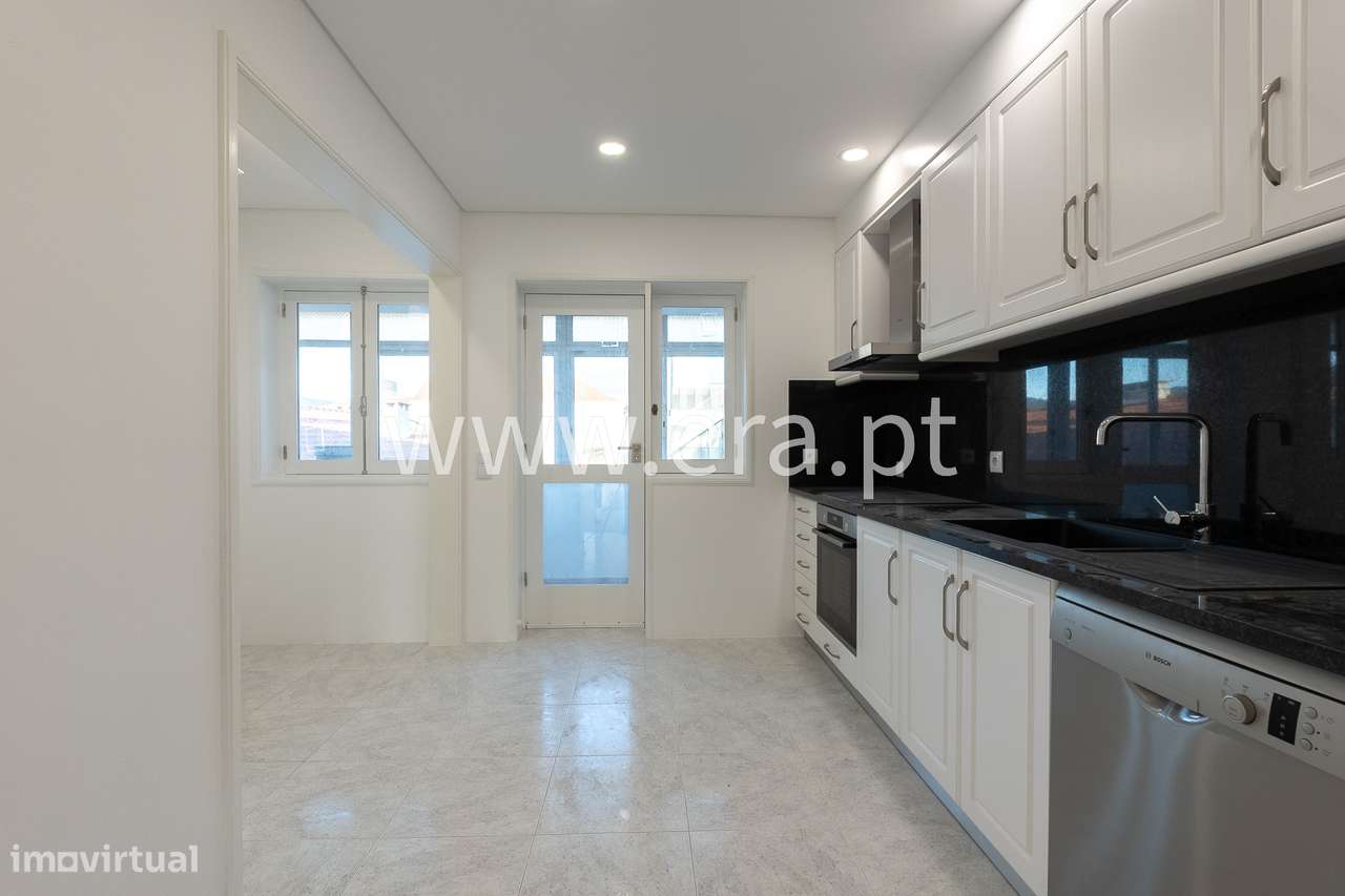 Deslumbrante T3 remodelado no centro de Viana - Grande imagem: 2/25