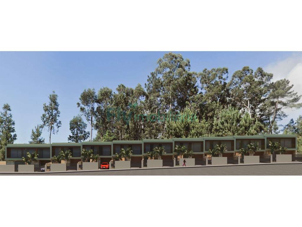 Moradia em Banda T4 em Fafe-7