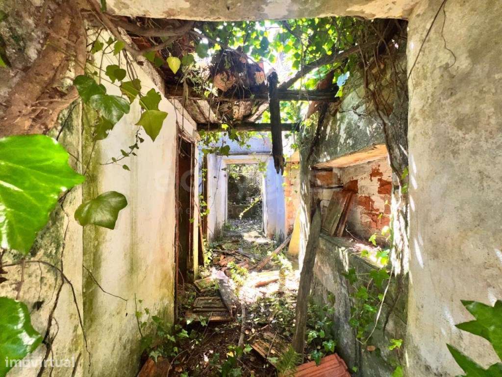 Moradia para reconstruir no concelho de Ferreira do Zêzere - Grande imagem: 4/22