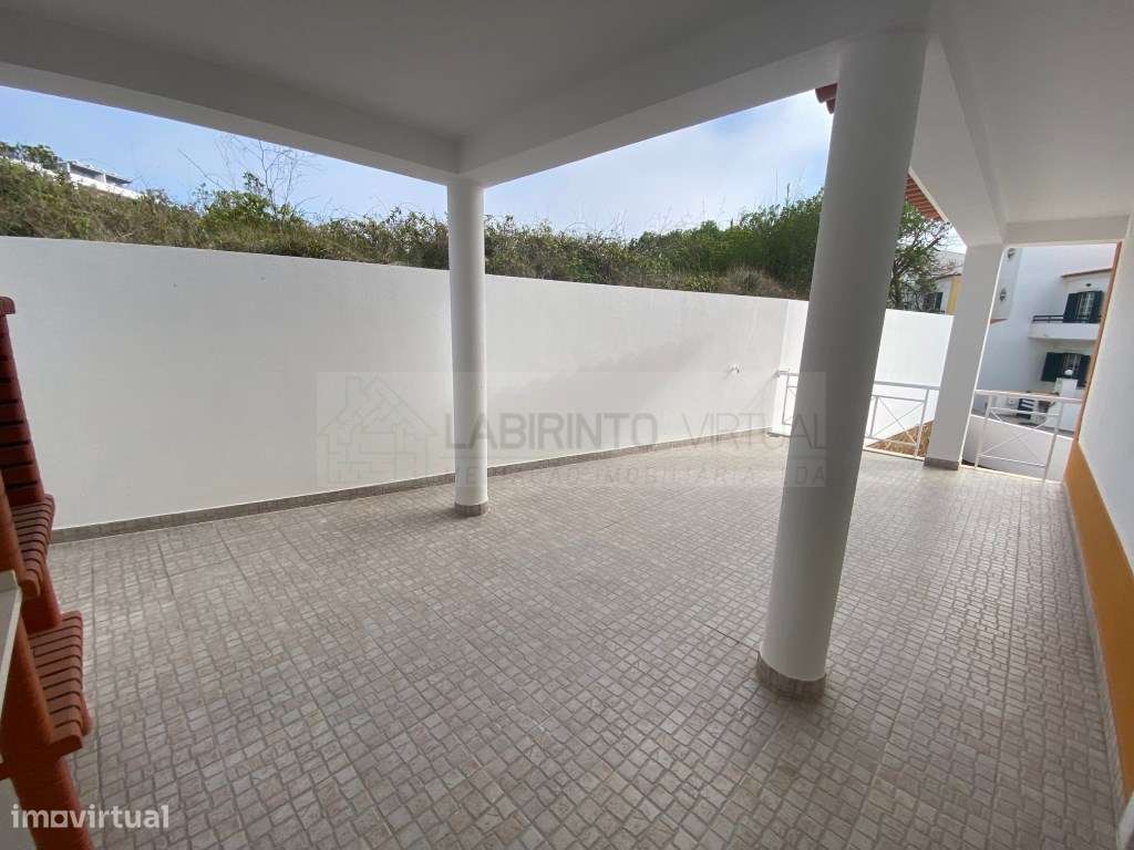 Vende-se excelente Moradia V3+1 na Ericeira, com vista mar.-14