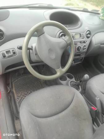 Toyota Yaris 1.0 Base - 7