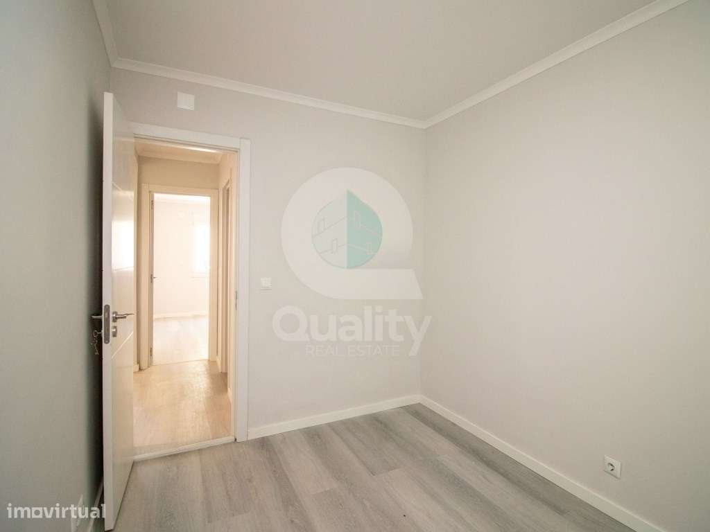 Apartamento T2 totalmente remodelado, localizado numa das zonas mai...-24