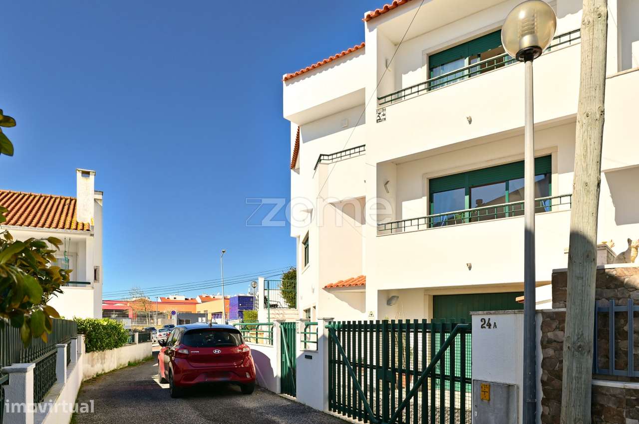 Moradia T5+2 - Varge Mondar, Rio de Mouro - Grande imagem: 3/39