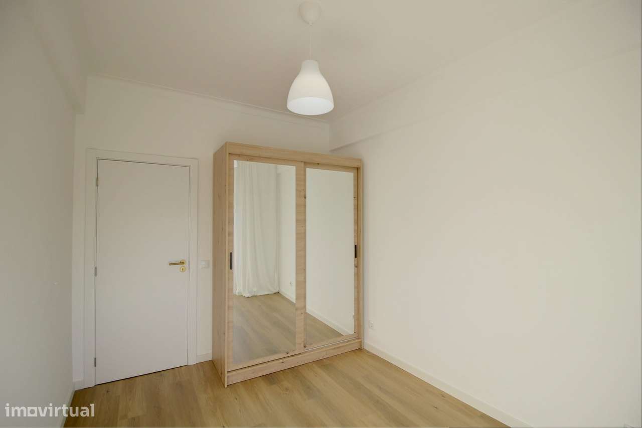 Apartamento T3 Totalmente Renovado, mobilado e com Vista Mar em Olhão-16