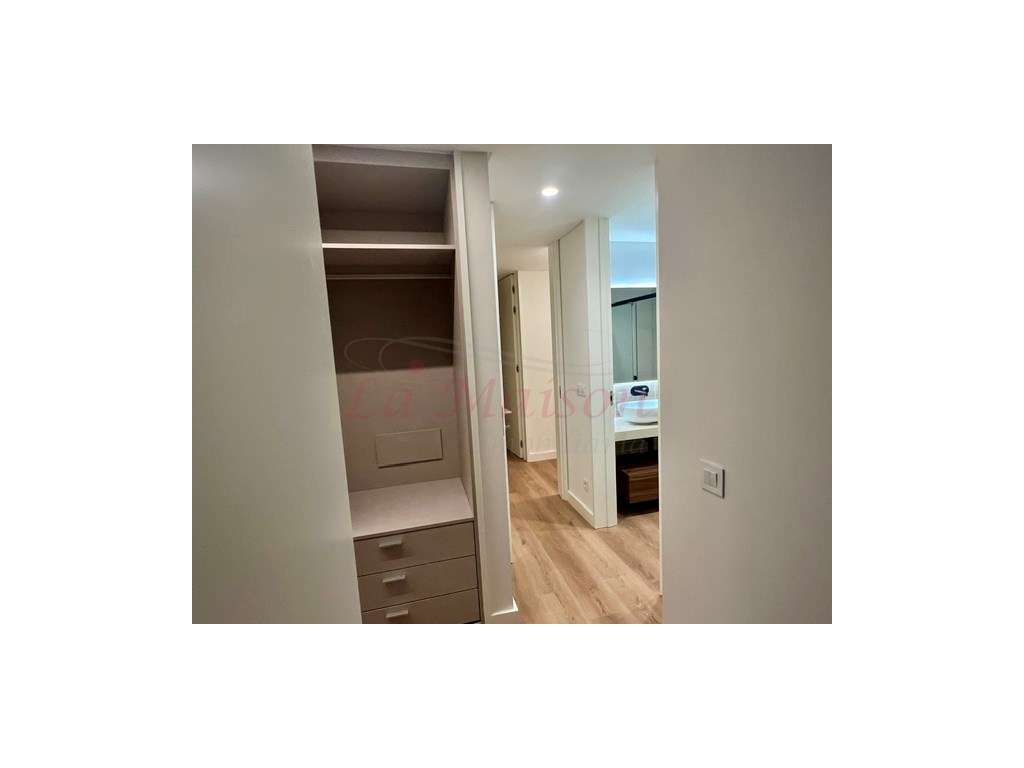 3 Apartamentos T2+1-15