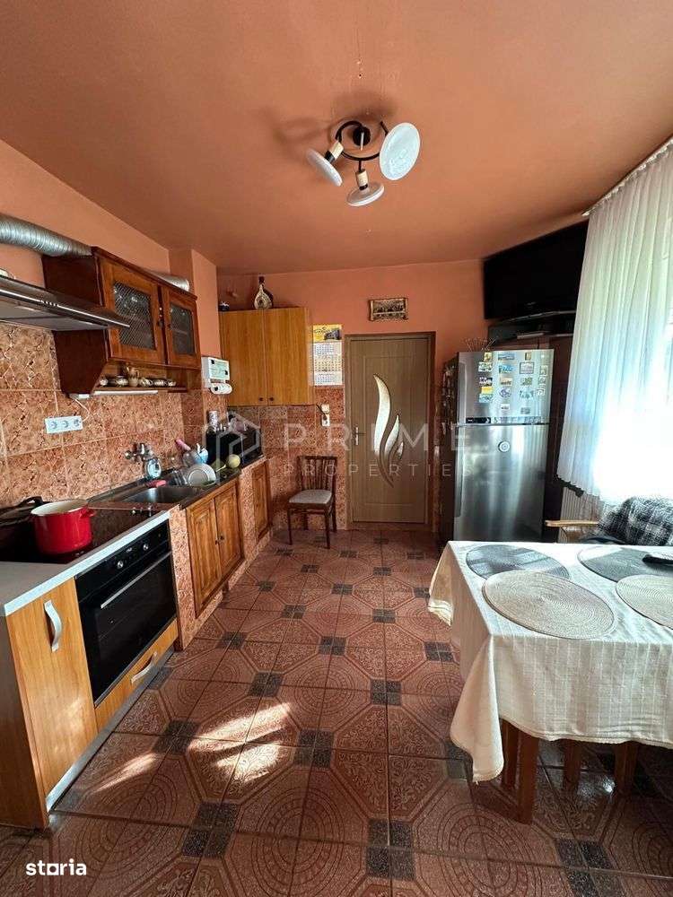 Casă spațioasă de vânzare – Corunca, zona Vatman - Imagine principală: 4/13