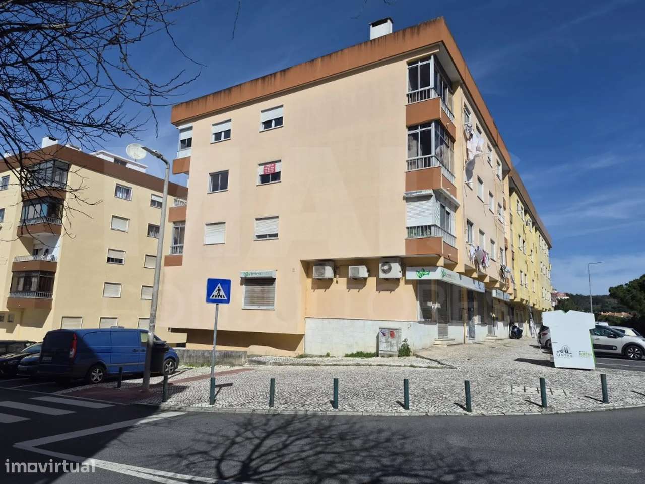 Apartamento de 3 Assoalhadas com Varanda na Serra da Mina-13