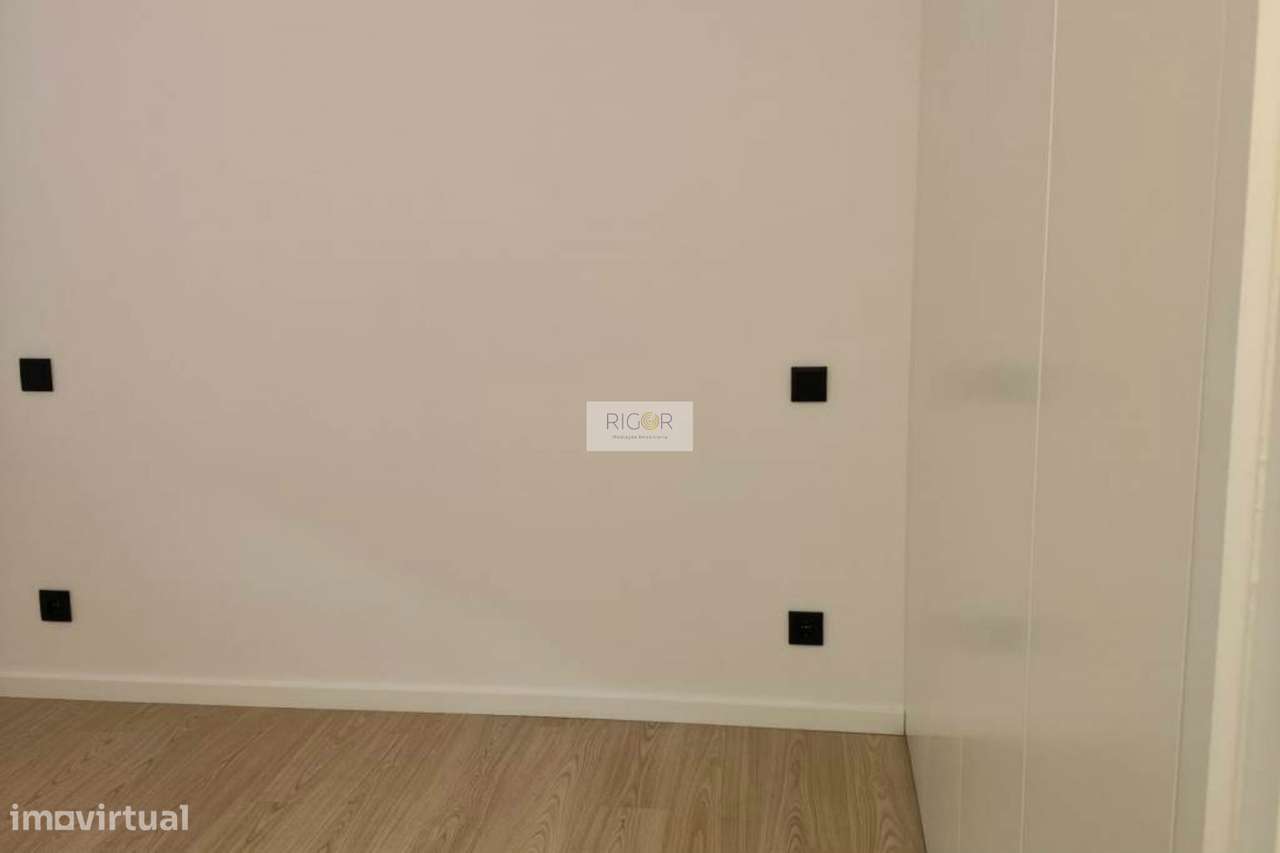 Apartamento T3 em Matosinhos, junto ao metro, pronto a habitar.-18