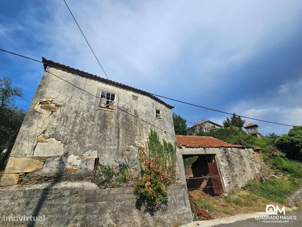 Uma casa por reinventar, 1.827 m² para sonhar, descubra este imóvel!-2