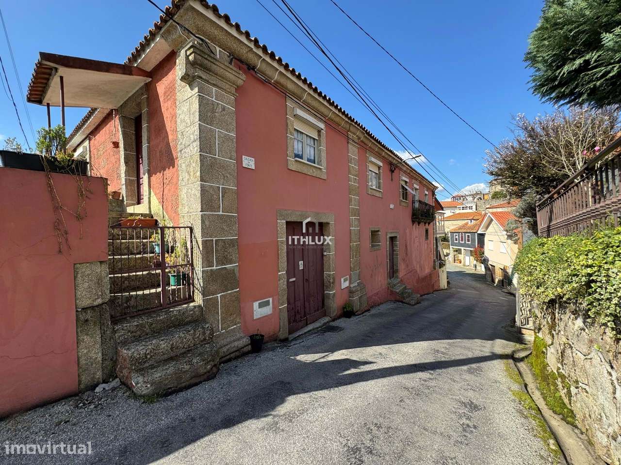 Quinta em São Martinho de Mouros com vários quartos e divisões com pot - Grande imagem: 2/60