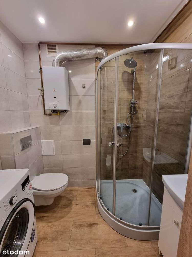 Wyremontowana kawalerka. Co miejskie, windy.-3