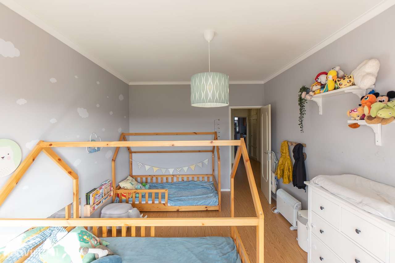 T3 com Varanda + Garagem | A 600m do Metro da Venda Nova-10