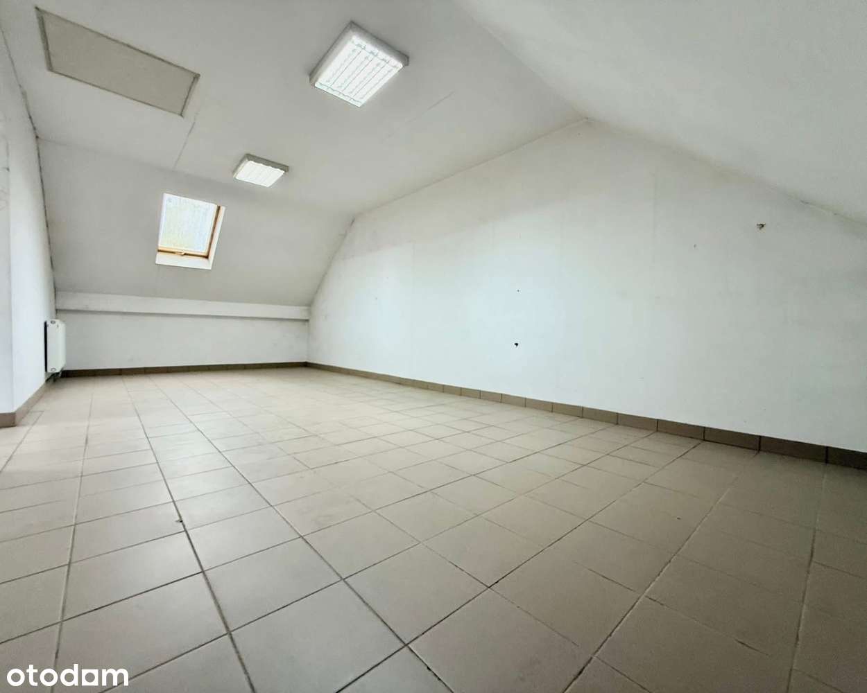 Dom z częścią usługową w doskonałej lokalizacji-15