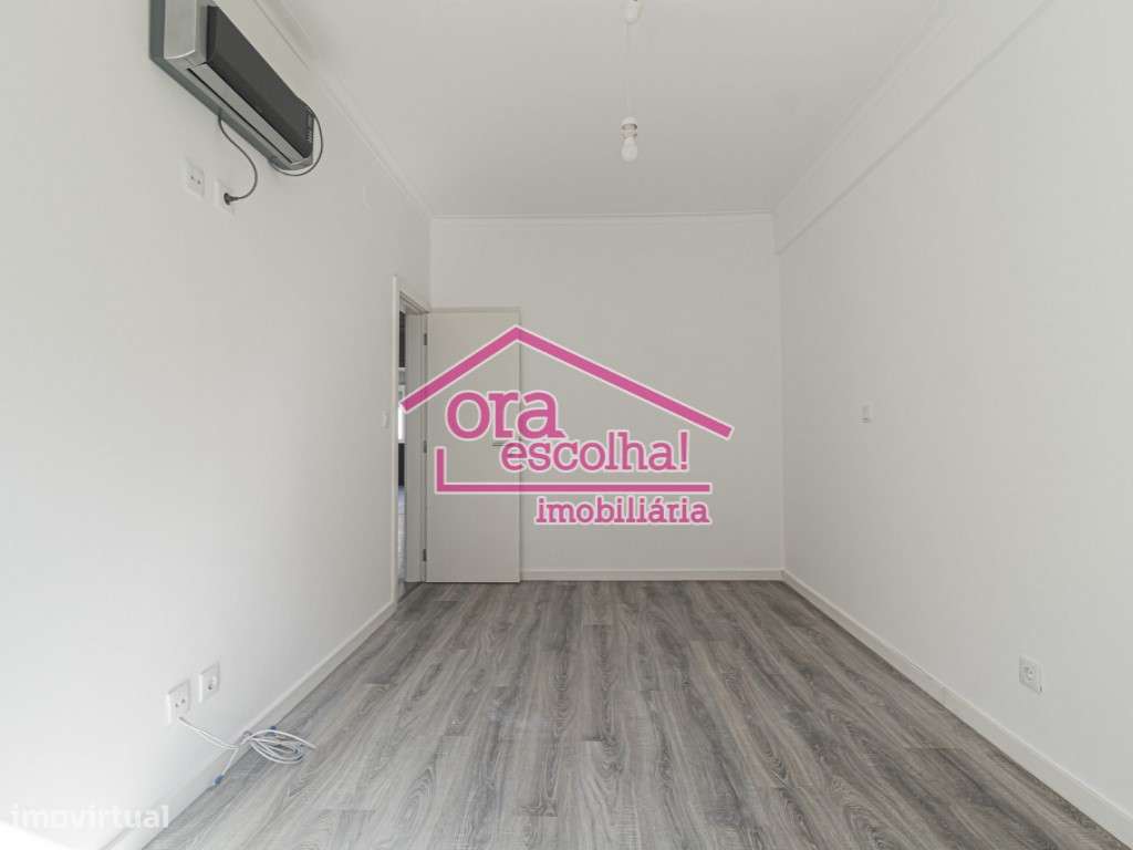 Apartamento T3 com 96 m2 Remodelado na Torre da Marinha - Seixal!-11