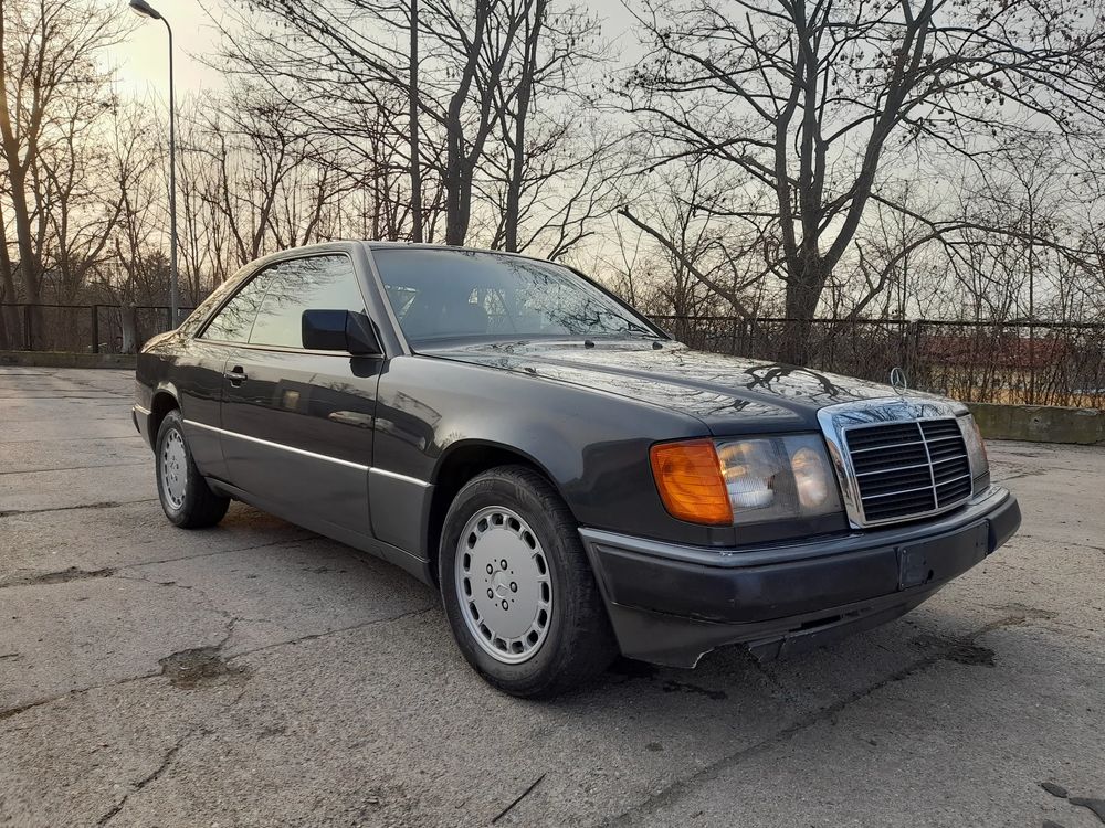 Mercedes-Benz E 1989