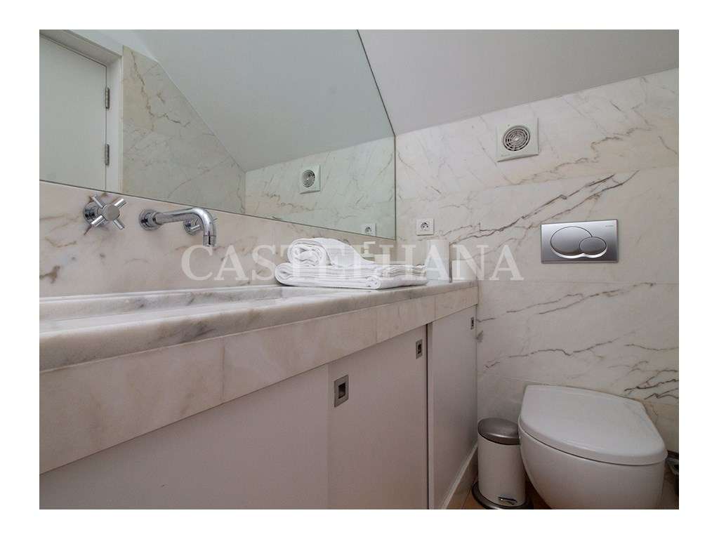 Moradia T3 entre o Principe Real e a Avenida da Liberdade com estac...-20