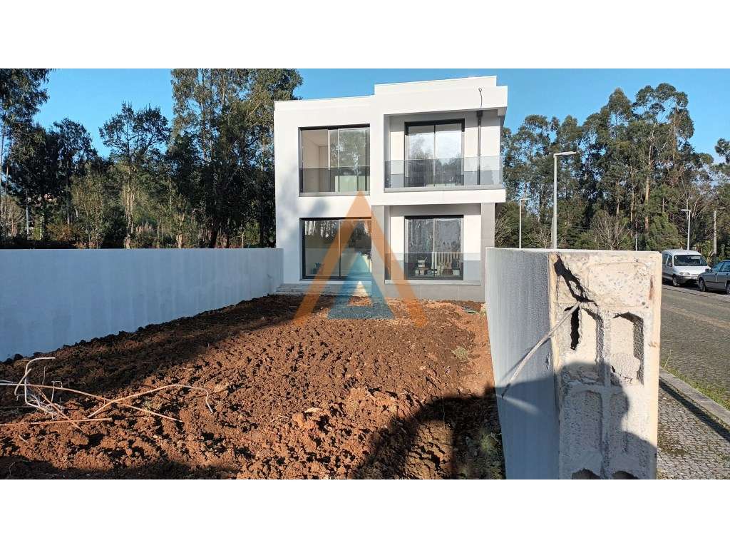 Moradia Independente em Anta / Guetim - Espinho - Grande imagem: 4/21