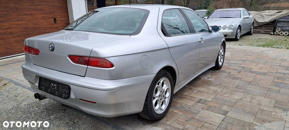 Alfa Romeo 156 2.5 V6 Distinctive - 5