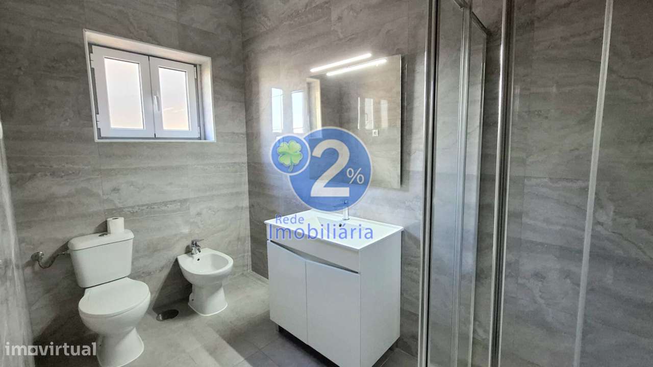 Apartamento T5 Duplex com Logradouro - Pousos-31