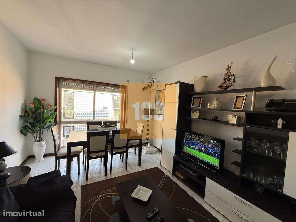 T2 Duplex c/ varanda a Costa Cabral - Grande imagem: 2/30