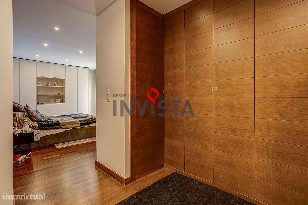 Apartamento T4 com 202,05m2 no Condomínio Fechado OMNIA IV-10