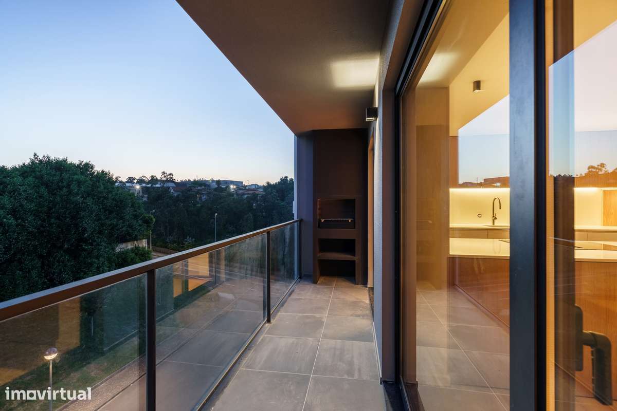 Apartamento T3 Novo com Vistas & Varanda-15