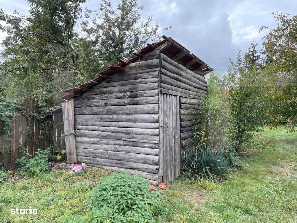 Casa taraneasca in centrul localitatii Ilieni – teren 832 mp. - Imagine principală: 5/6