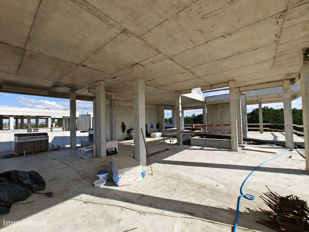 Lote com moradia iniciada junto aos campos de golfe e às praias-8