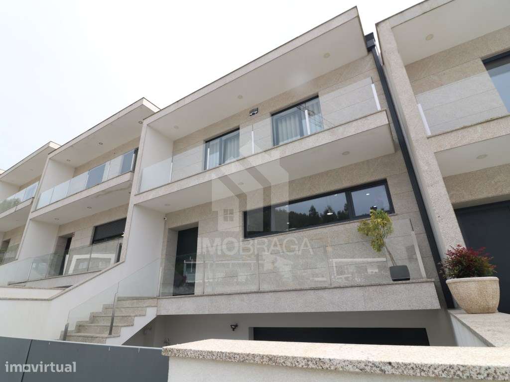 Venda Moradia Banda T3, em Esporões, Braga-51