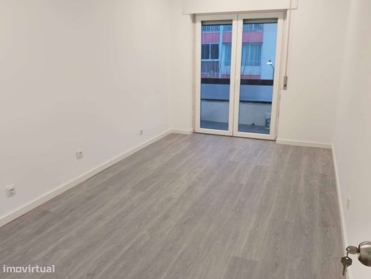 Apartamento T3 Totalmente Remodelado-10