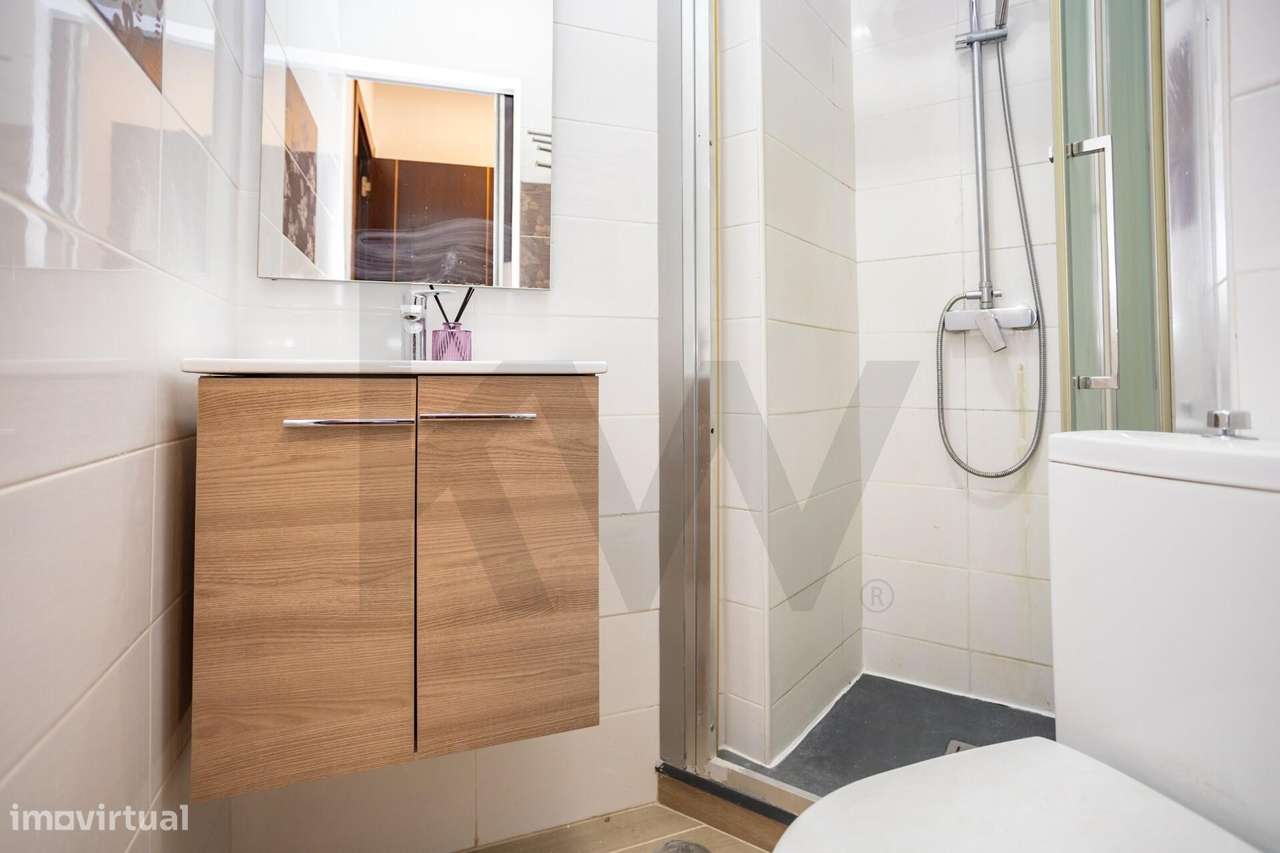 Apartamento T4 transformado em T3 totalmente remodelado na Cova da Pi-8