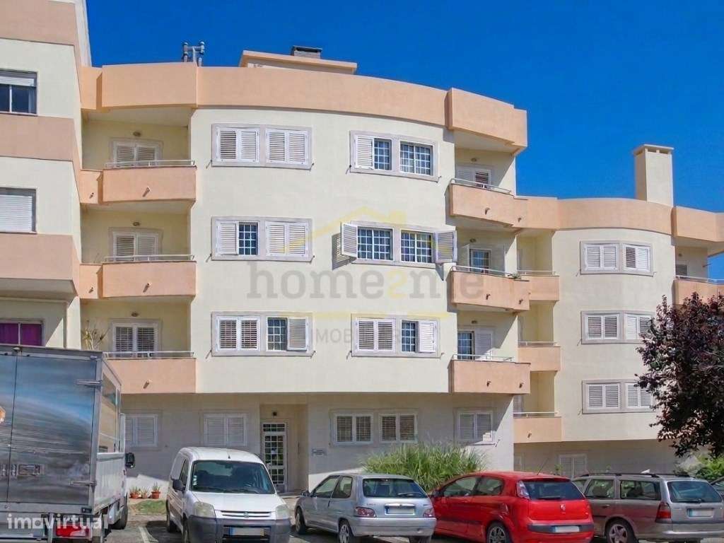 Fantástico Apartamento T2 com 2 varandas e arrecadação-19