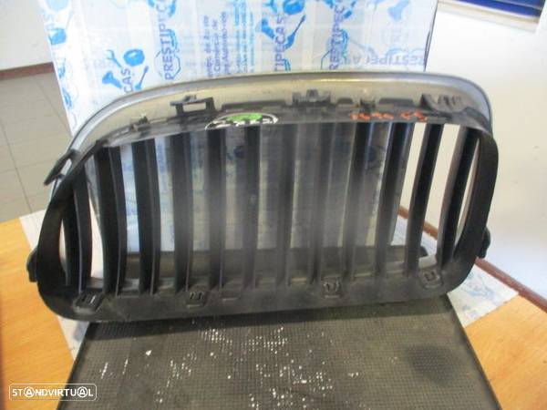 Grelha Friso 51137200728  51137261356   51137203650 BMW 520D F11 FASE 1 2011 2.0D 184CV 5P PRETO FD - 2