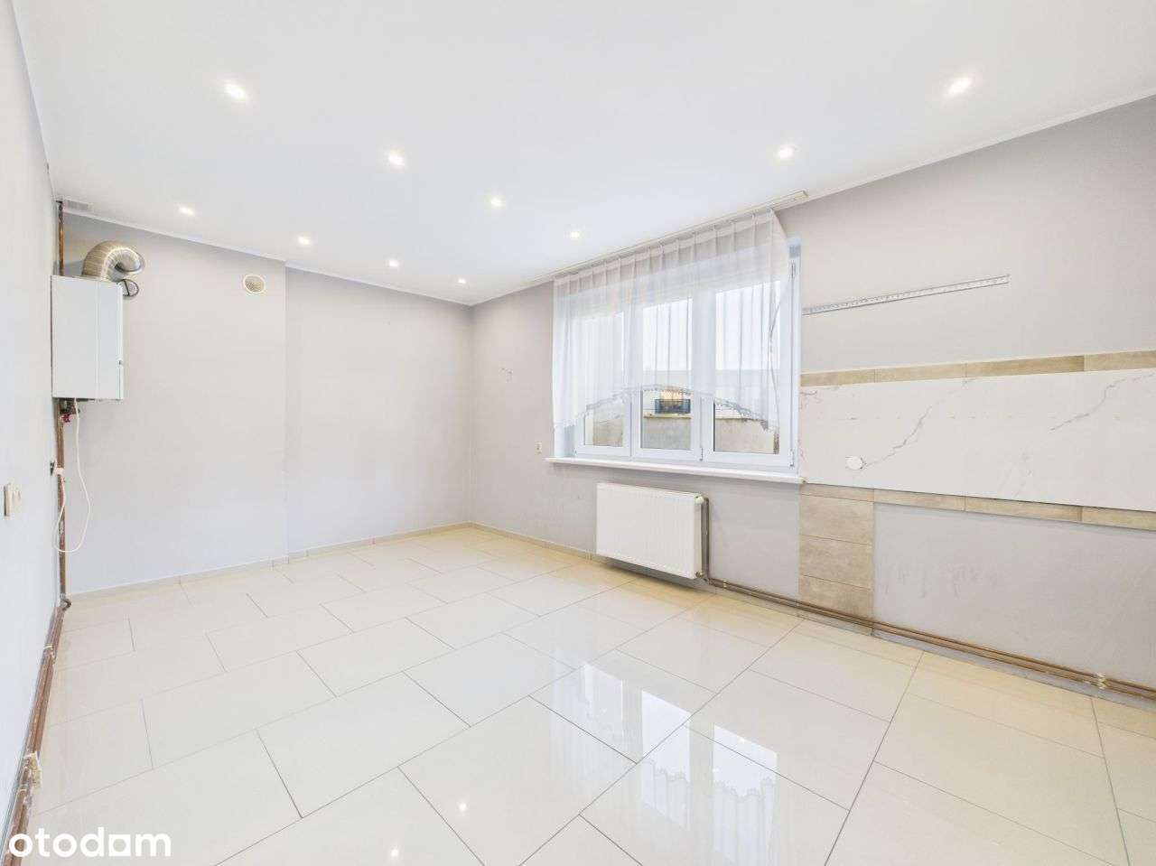 Chorzów, ul. Wolności - budynek na dużej działce-11