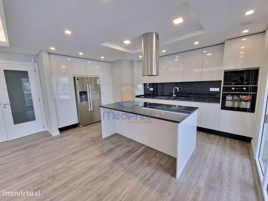 Apartamento T2 com 2 Varandas, Parqueamento e Arrecadação | Odivelas - Grande imagem: 5/24