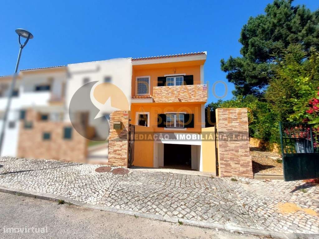 Moradia em Banda T4 c/ Piscina e Garagem. Quinta da Serralheira - S...-46