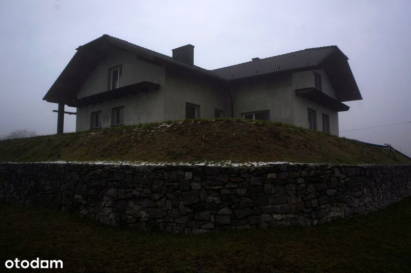 Wolnostojący dom w okolicach Brzegu