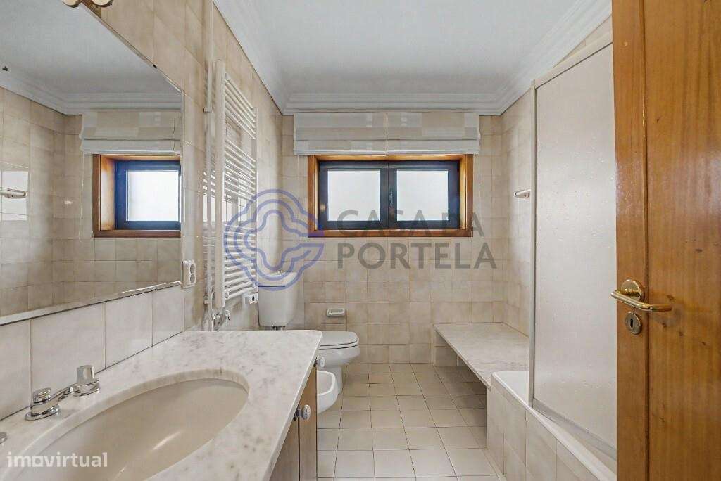 Moradia T6 (5.846m2) junto ao Picoto: Onde o Refúgio Familiar Encontra-37