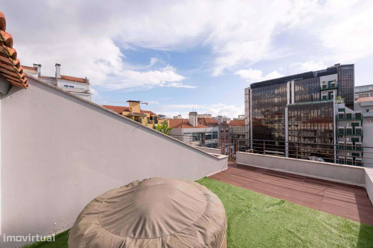 Apartamento T2 com 4 terraços e garagem nas Avenidas Novas, Lisboa-44