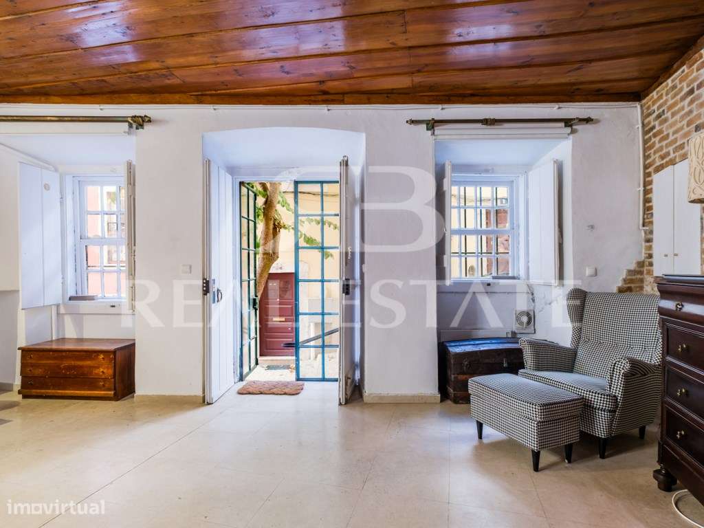 T1 - Chiado, Santa Catarina, centro de Lisboa.-9