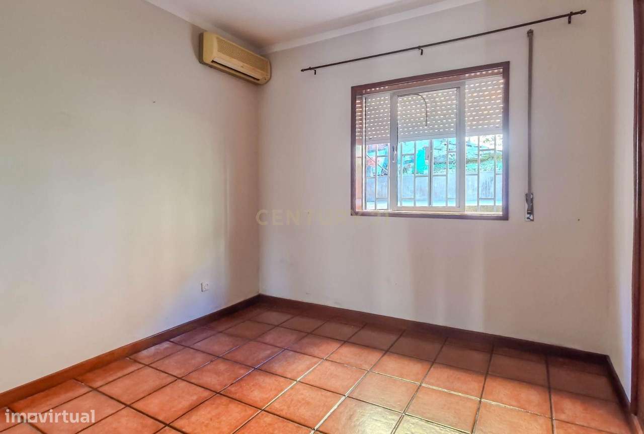 Moradia T2 em São Pedro da Cova ( estrada D. Miguel) - Grande imagem: 4/19