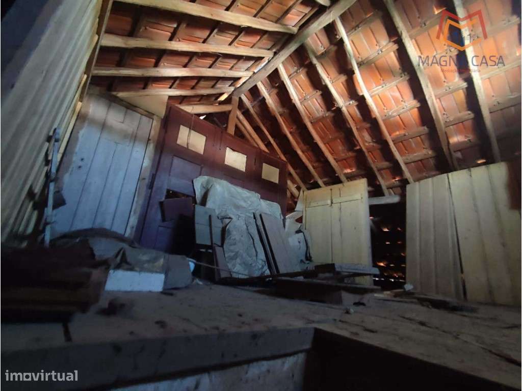 Moradia em Propriedade Total com 3 apartamentos T3, + 1 apartamento...-51