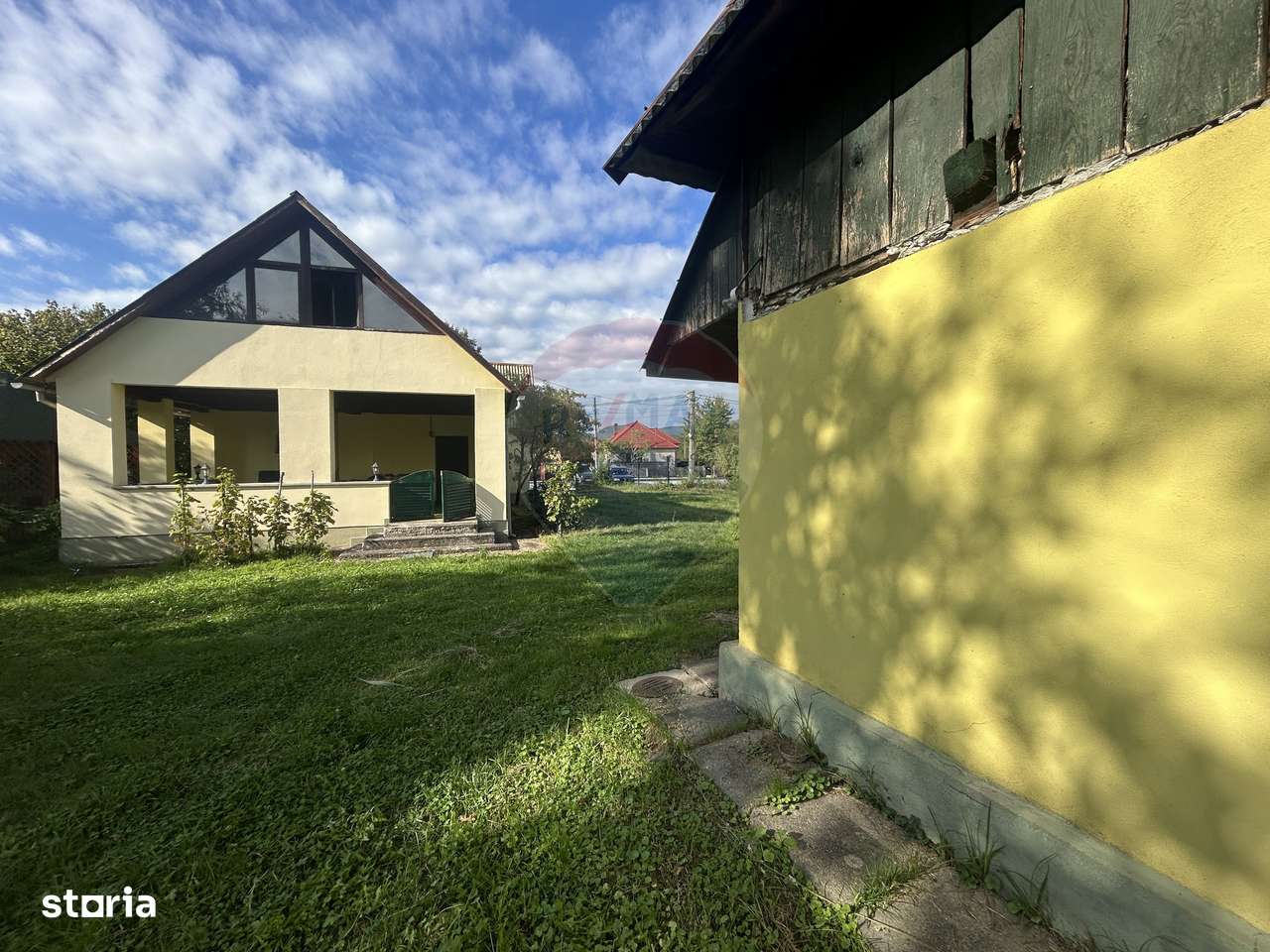 Casa - sura cu 16 ari teren de vânzare în Buşag - Imagine principală: 3/20