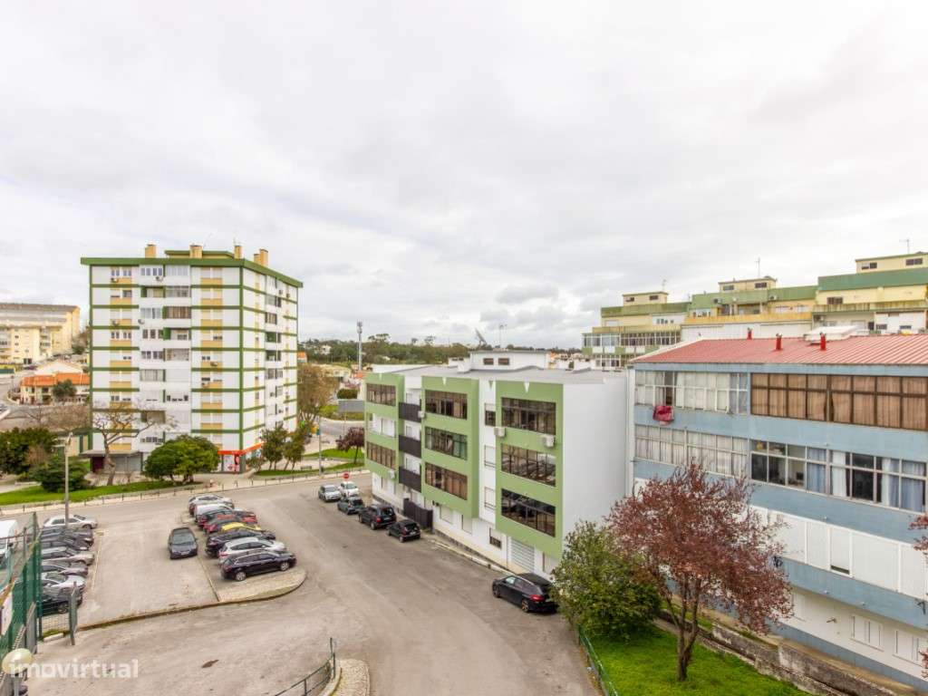 Onde a Luz Encontra o Design | T1 Remodelado com Varanda e Open Spa...-19