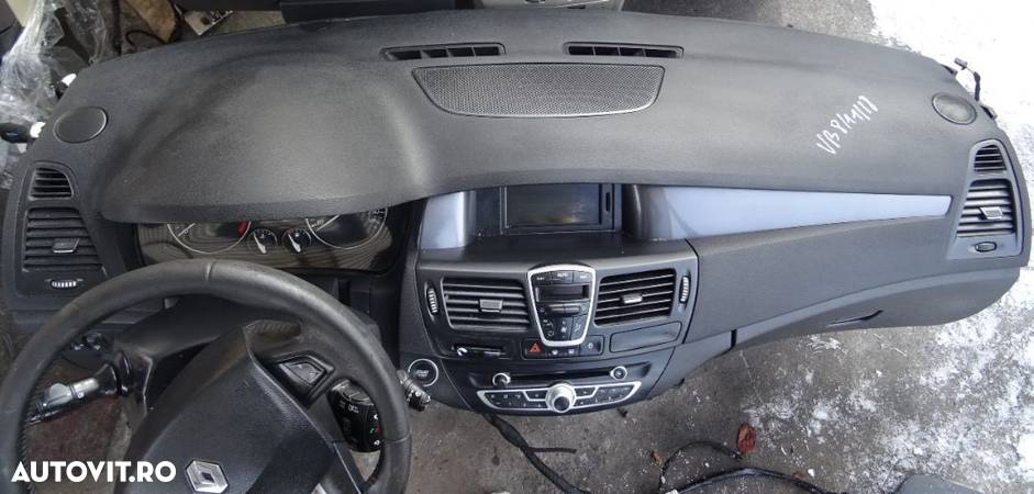 Plansa de bord Renault Laguna 3 din 2008 cu airbag volan si pasager volan pe stanga - 4